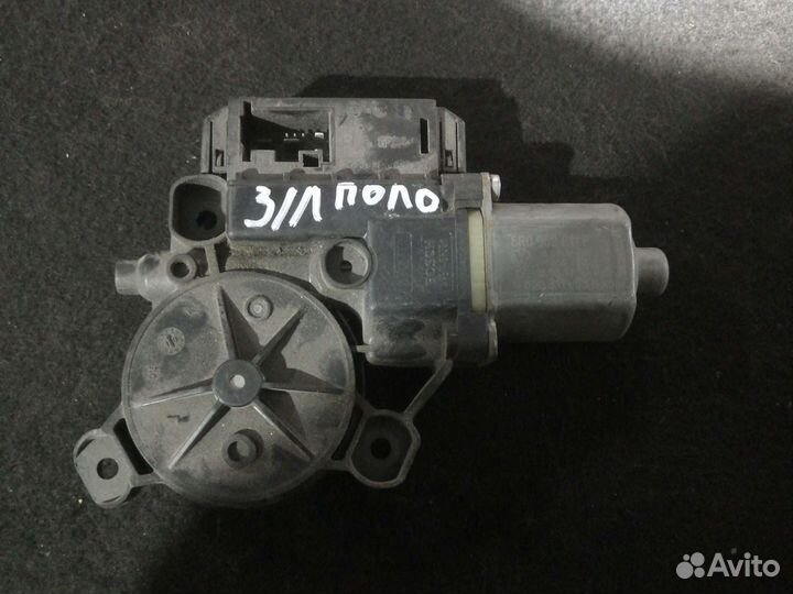 Моторчик стеклоподъемника задний vag