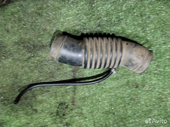 Патрубок воздушного фильтра Geely Mk MR479QA 2010