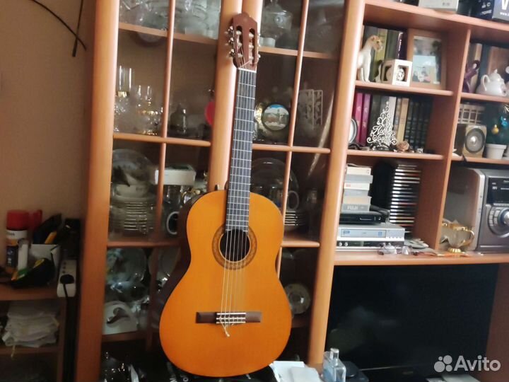 Классическая гитара yamaha c40