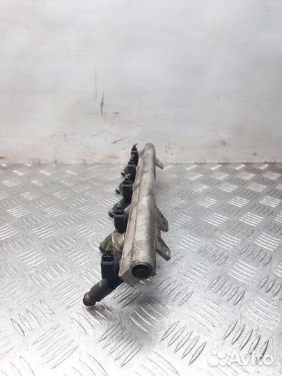 Топливная рампа Volvo S80 2.4 B5244S 2000