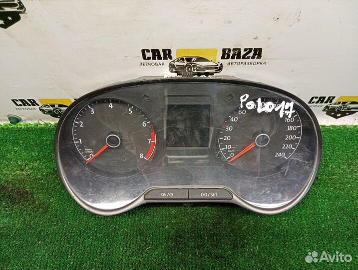 Панель приборов Volkswagen Polo
