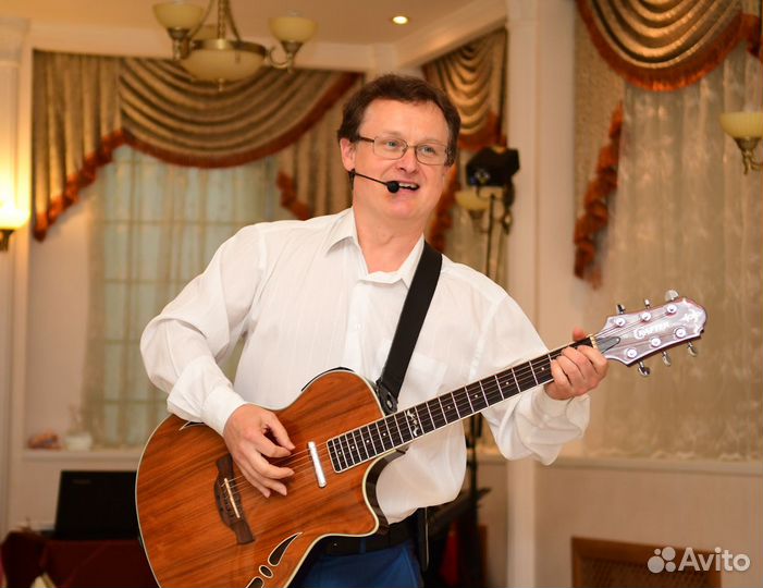 Ведущий *Певец *Гитарист *Диджей