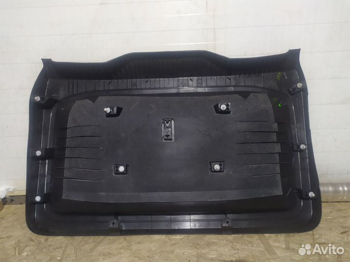 Обшивка двери багажника Ford EcoSport 2013