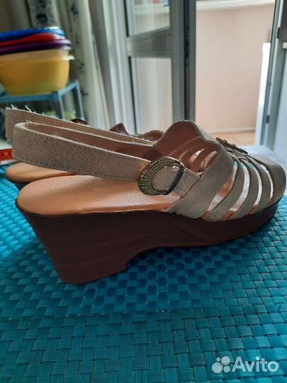 Босоножки женские 38 размер новые