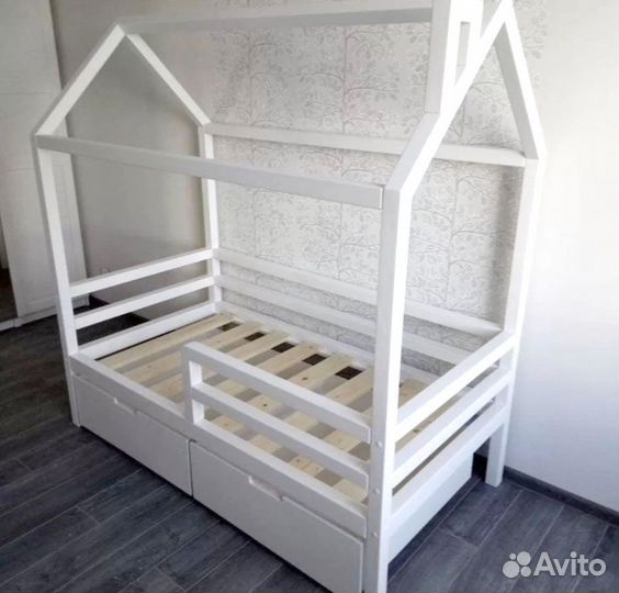 Кроватка домик