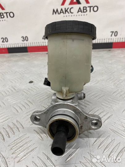 Б/У главный тормозной цилиндр Mazda Demio DW3W B3