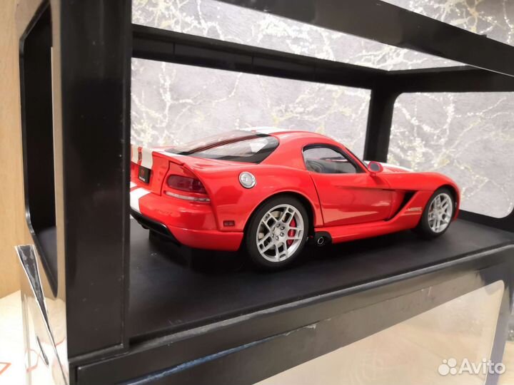 Autoart 1:18 Dodge Viper SRT-10