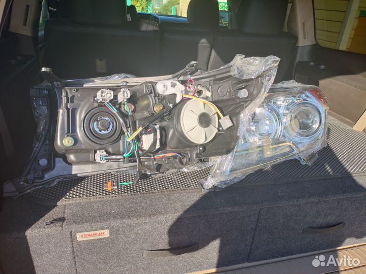 Продам комплект фар Ленд Крузер 200