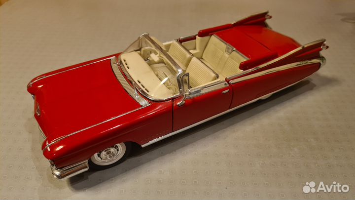 Коллекционная модель 1/18