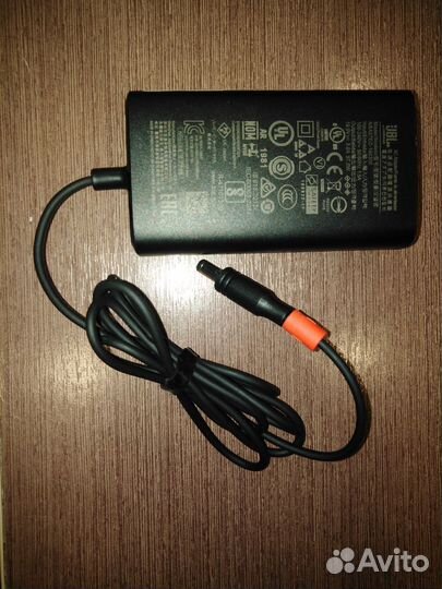 Адаптер блок питания NSA57ED-190300 для JBL xtreme