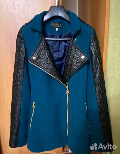 Велюровая куртка женская