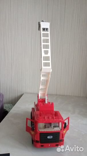 Детская инерционная пожарная машина