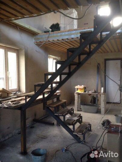 Кованые изделия: лестница, перила