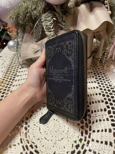 Кошелек женский в виде книги