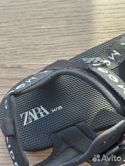 Сандалии zara