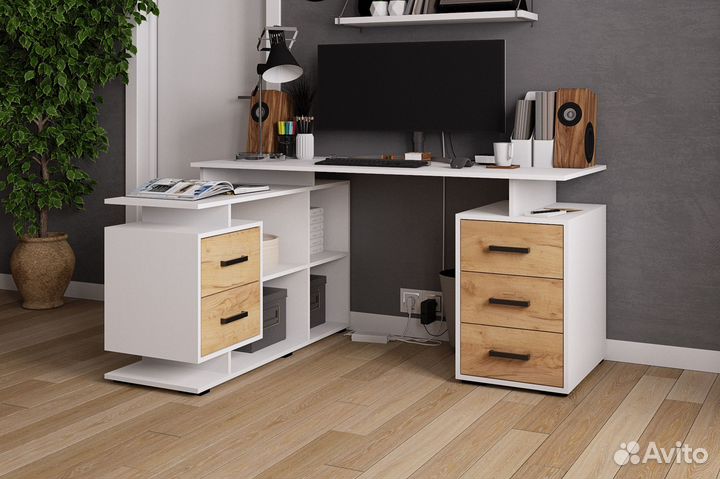 Письменный стол