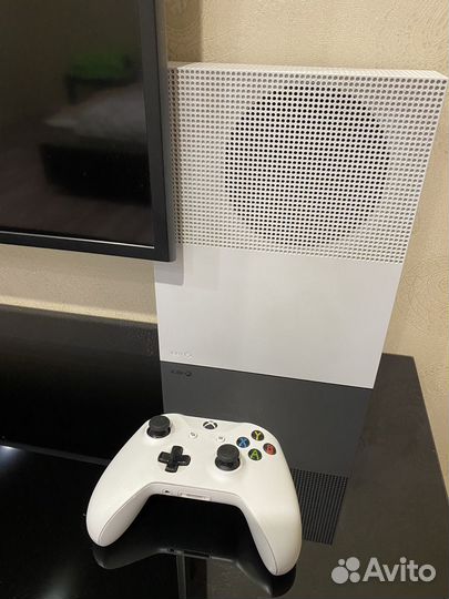 Xbox One S 500 gb