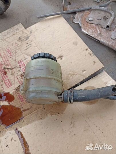 Бачок гур Daihatsu Terios