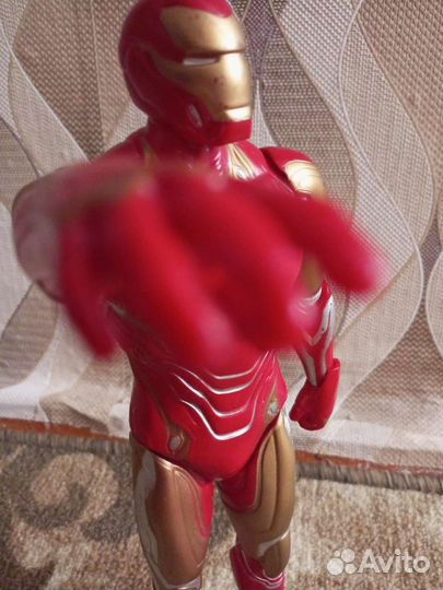Iron Man (Железный человек) статуэтка (игрушка)