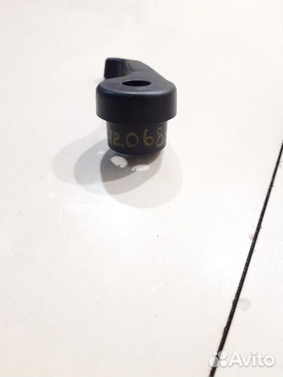 Рычаг открывания капота (Hyundai Sonata viii DN8)
