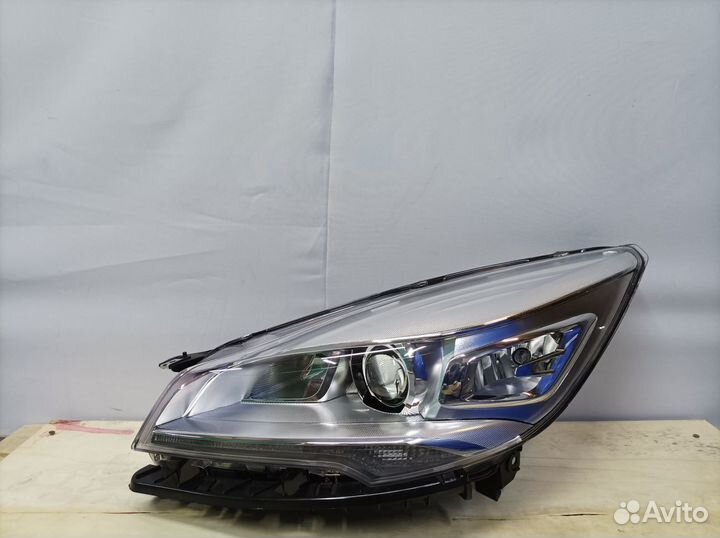 Фара левая Ford Kuga 2 цбс 2012