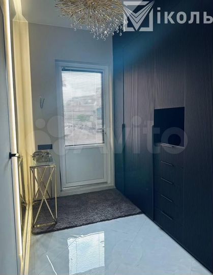 Дом 193,9 м² на участке 1 сот.