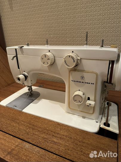 Швейная машина Чайка 142 м