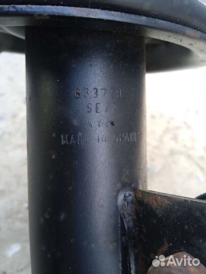 Стойка передняя правая peugeot 206 в сборе