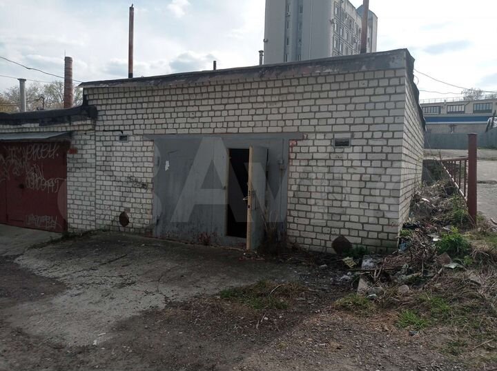 Гараж, > 30 м²