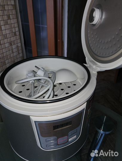 Мультиварка redmond новая