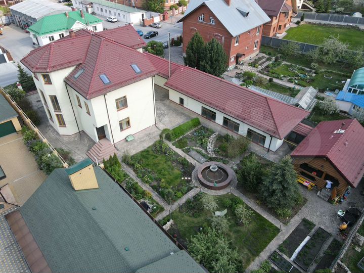 Коттедж 665 м² на участке 15 сот.