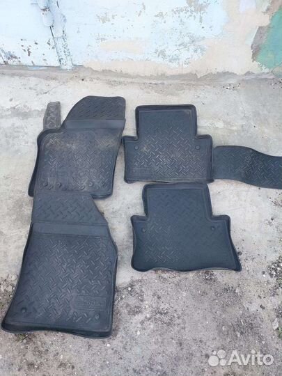 Автомобильные коврики резиновые