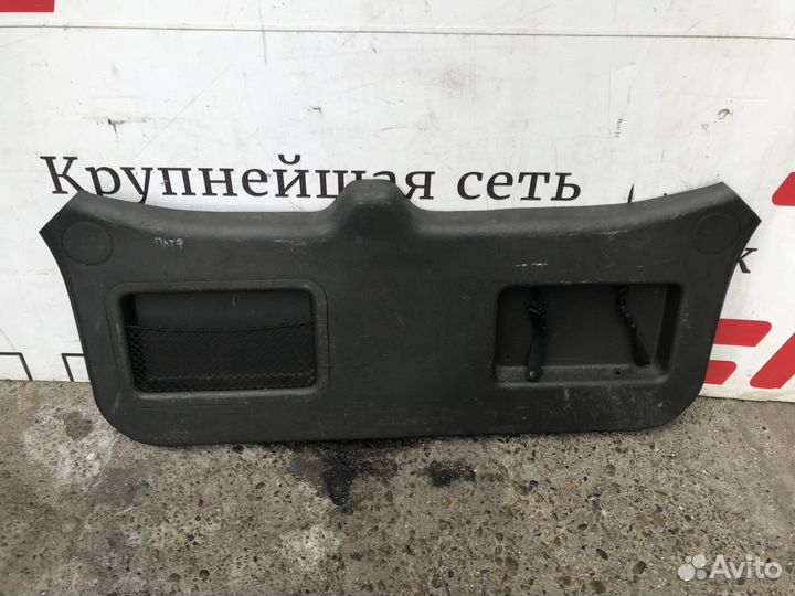 Обшивка двери багажника Nissan Pathfinder