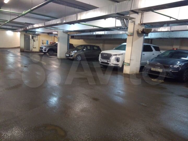 Машиноместо, 12 м²