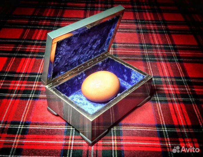 Шкатулка-ларец из нефрита