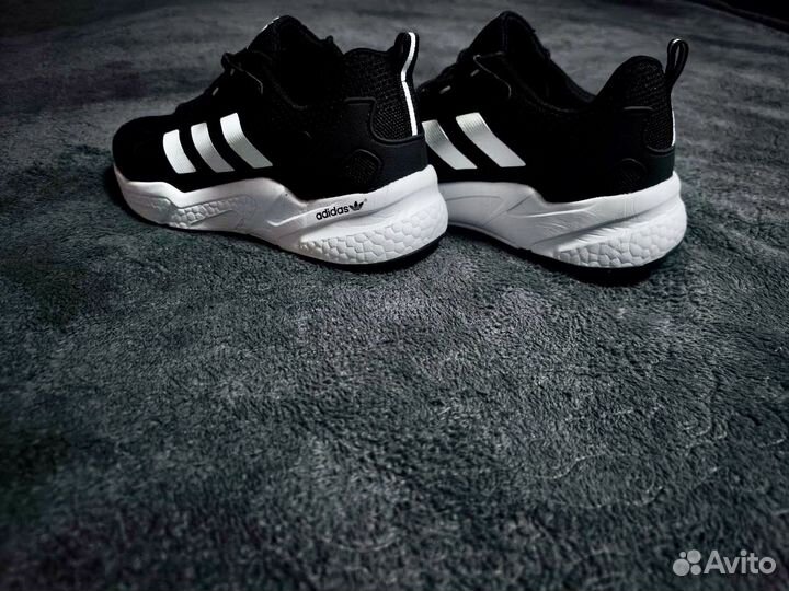 Кроссовки Adidas