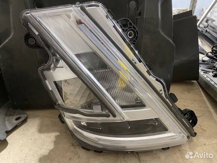 Фара правая Volvo FH5 24056514