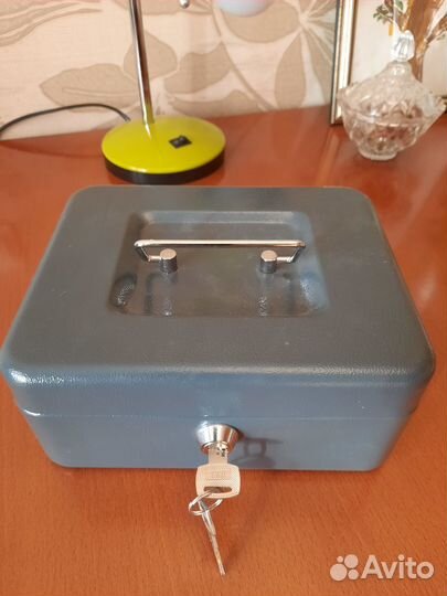 Кэшбокс (сейф)