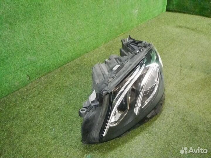 Фара левая Mercedes-Benz E-Class