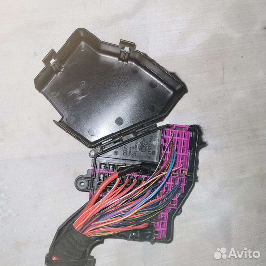 Блок предохранителей Audi A8 D3