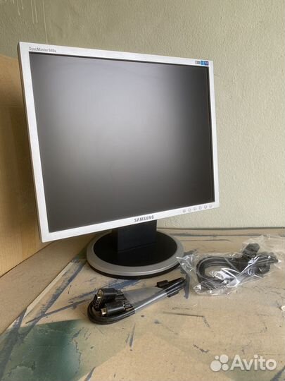 Монитор Samsung 19 дюймов