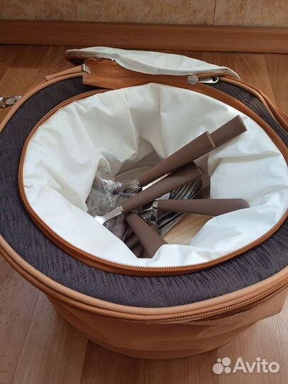 Набор для пикника в корзине