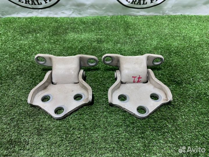 Петля двери багажника Toyota Funcargo NCP21 1NZ