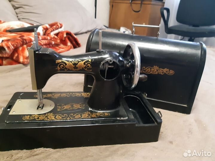 Швейная машинка ручная СССР