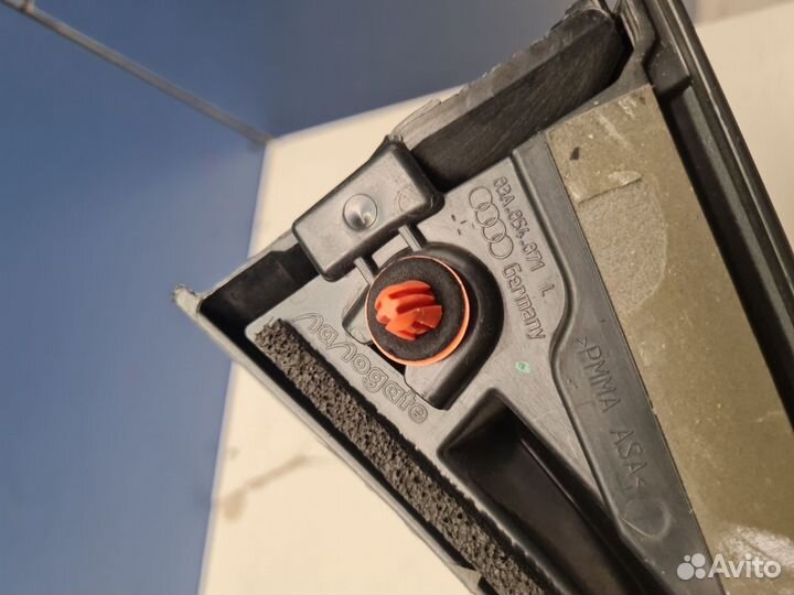 Накладка двери багажника левая Audi Q3 F3 2018