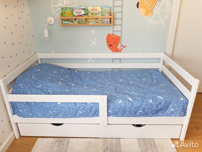 Кроватка высокий борт из натурального дерева софа