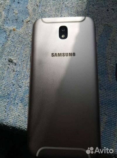 Телефон Samsung