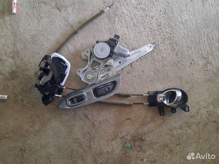 Замок стеклоподъёмник кнопка зад лев Nissan Juke