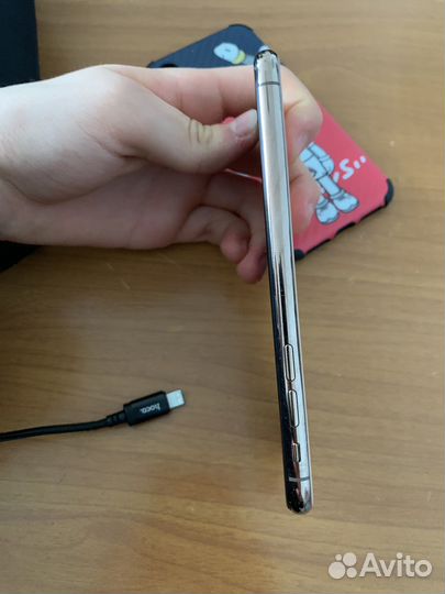 iPhone Xs, 64 ГБ