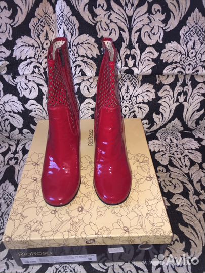 Ботинки новые нат. Лаковая кожа 40 р